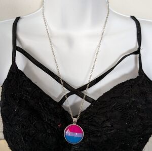 Bisexual pendant